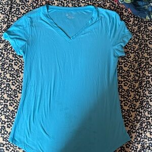 No Boundaries Turquoise V-Neck Short Sleeve Tee